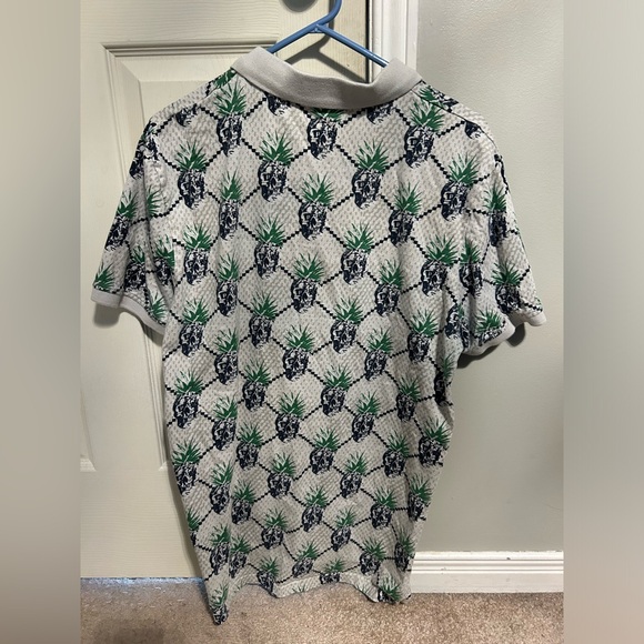 Eleven Paris men’s skull/pineapple collar shirt. Men’s L. Buttons at neck. Used - Picture 4 of 6